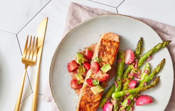 plate of salmon and asparagus